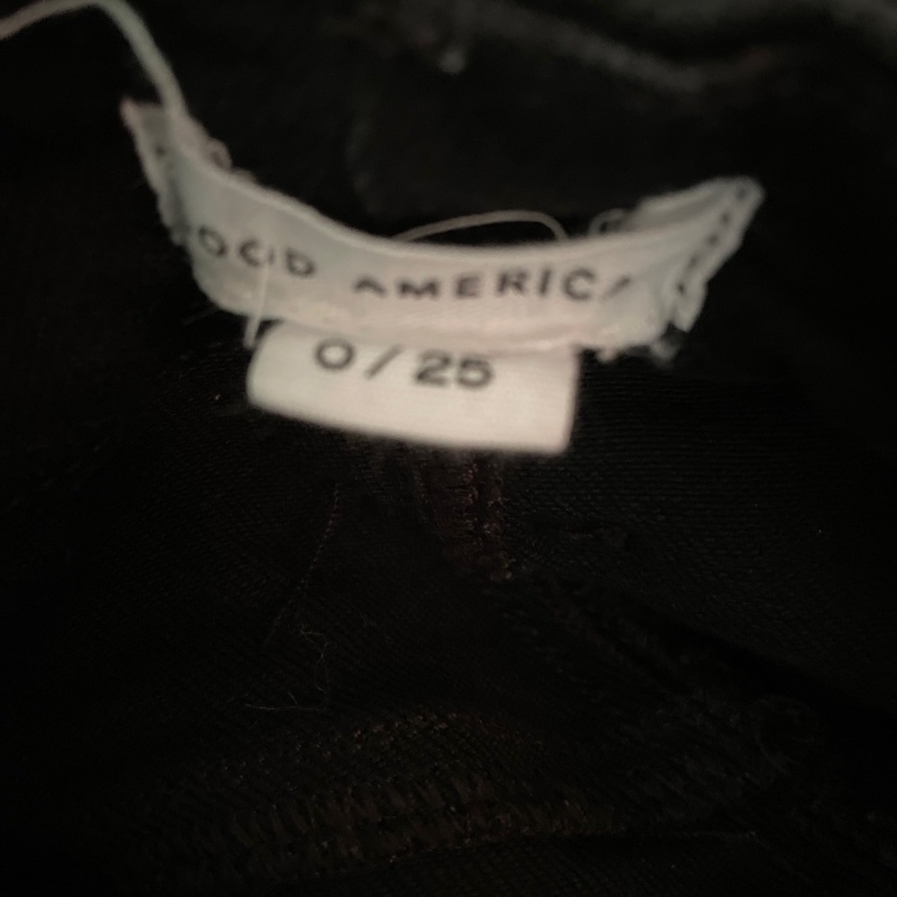 Good American High Rise Skinny Jeans Size 25 in Black Ripped Fray Hem - Picture 7 of 9